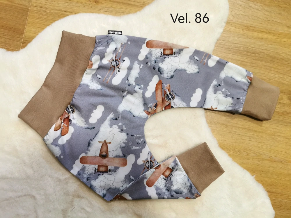 tepláčky - LETADLA - vel.86