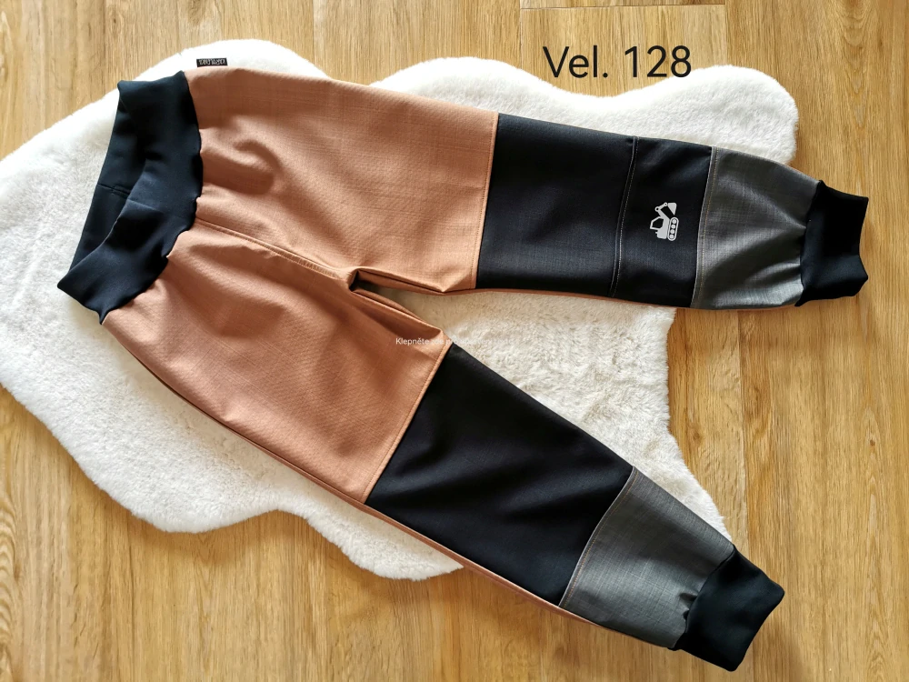 dětské jarní softshellové kalhoty - jednobarevné černo-šedo-kapučínové - vel.128
