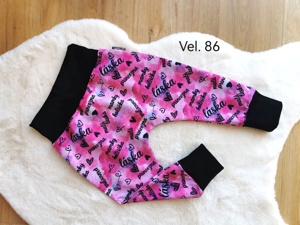 tepláčky - NÁPISY HOLKA - vel.86