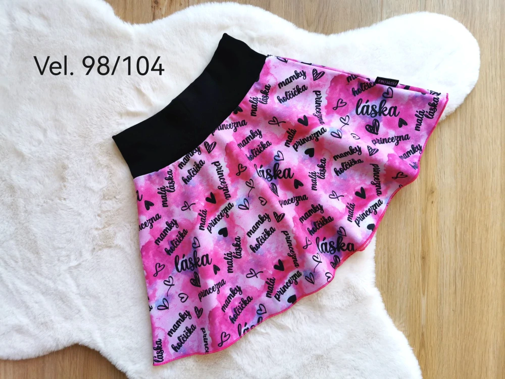 půlkolová sukýnka - NÁPISY HOLKA - vel.98/104