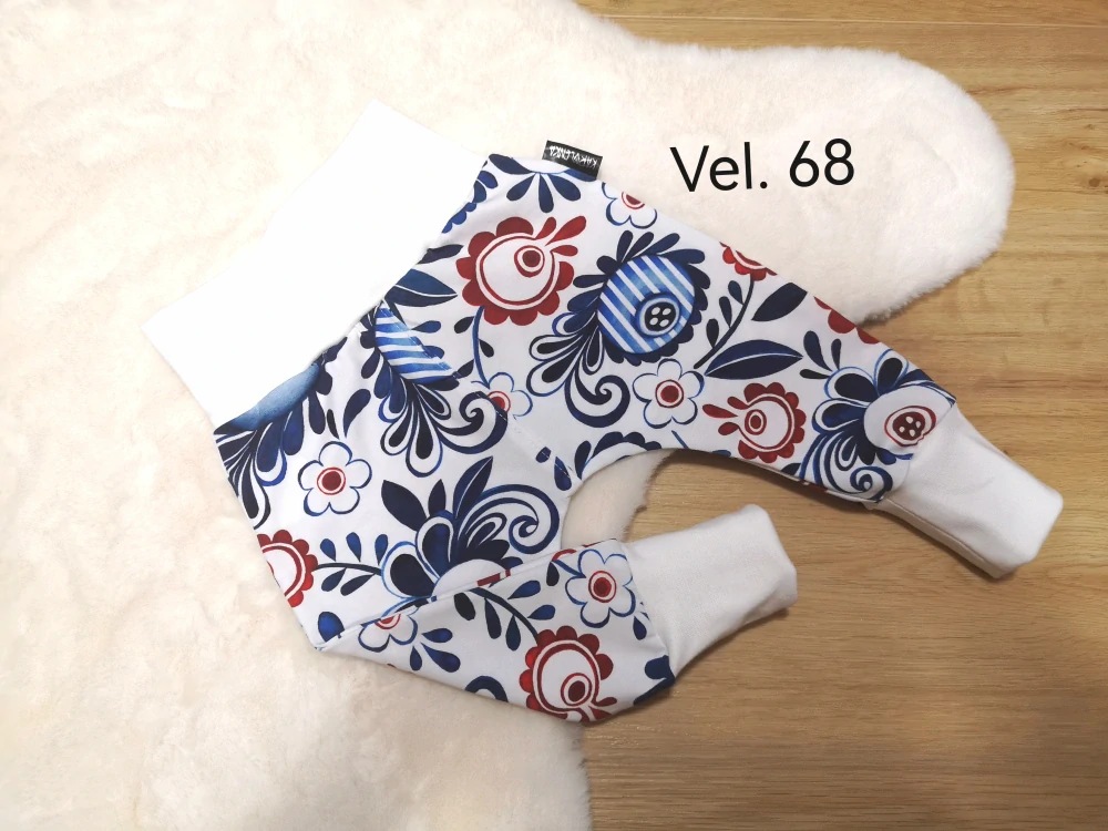 tepláčky - FOLKLORNÍ MOTIV, bílý náplet - vel.68