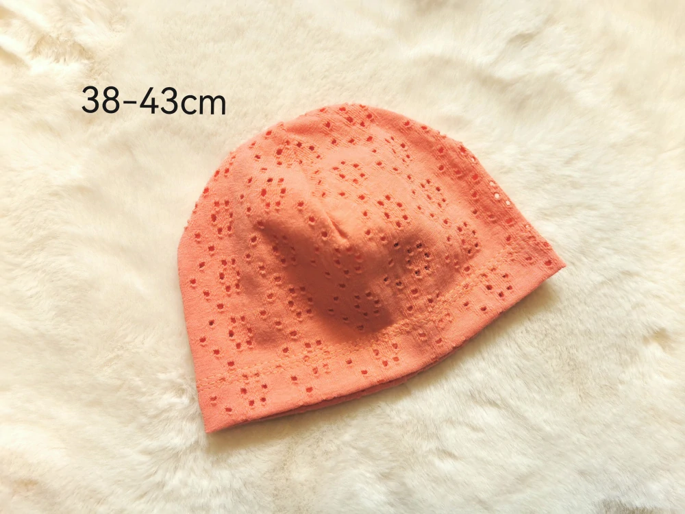 jednovrstvá čepice z madeirového úpletu - MELOUNOVÁ- obvod 38-43cm (2-6 měsíců)
