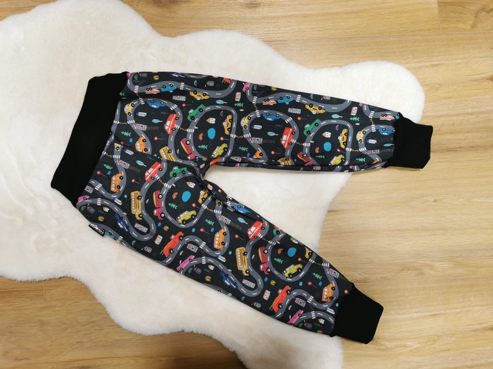 Dětské zimní softshellové kalhoty s fleecem - autíčka - vel.98