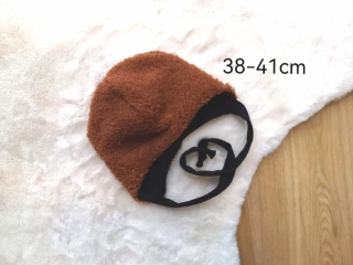 dvouvrstvá čepice na zavazování - koňaková, pro obvod 38-41cm (2-4 měsíců)