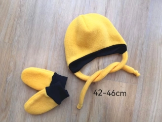 set dvouvrstvá čepice na zavazování - sytě žlutá, pro obvod 42-46cm (4 měsíce - 1 rok) + rukavičky