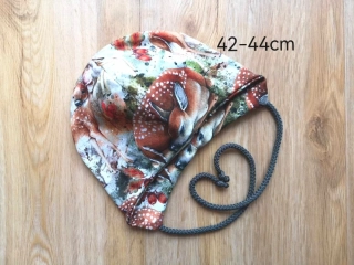 dvouvrstvá čepice s motivem srneček - pro obvod 42-44cm (4-9měsíců)