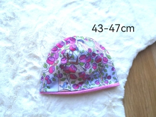 dvouvrstvá čepice s motivem růží a koníků - pro obvod 43-47cm (6měsíců - 2 roky)
