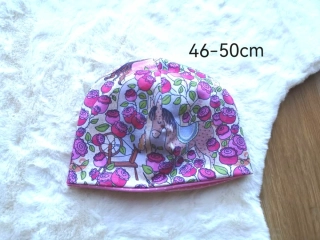 dvouvrstvá čepice s motivem růží a koníků - pro obvod 46-50cm (1-4roky)