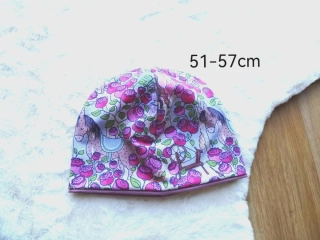 dvouvrstvá čepice s motivem růží a koníků - pro obvod 51-57cm (6let a více nebo jako dámská)