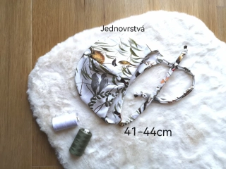 jednovrstvá čepice se šňůrkama se vzorem ptáčků - pro obvod 41-44cm (4-9 měsíců)